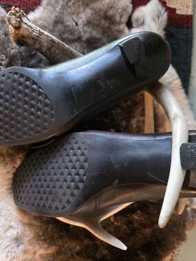 Classic Black Women's High Heel Pumps — Sleek Professional Style